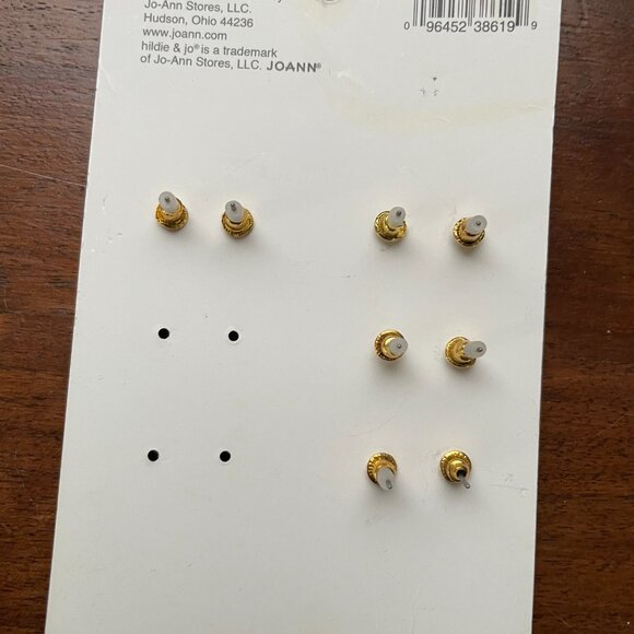 Bundle 3 for $12. Hildie & Jo Holiday Christmas Earrings. - Picture 2 of 2